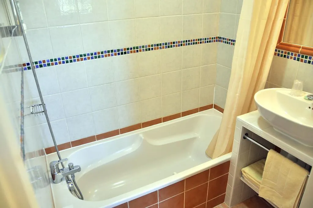 Appart'Hotel Villa Elaia Puyméras Hotel