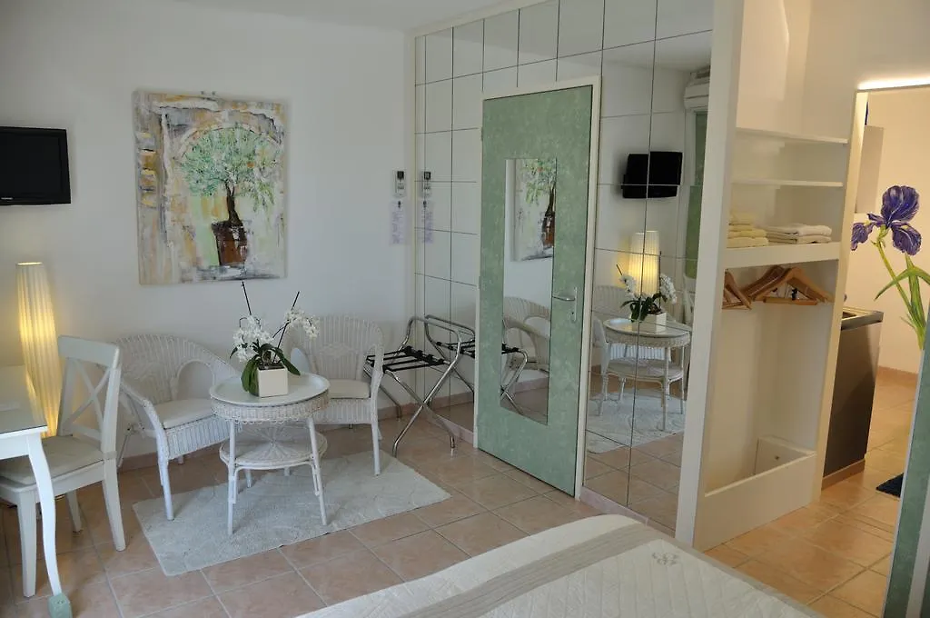 Appart'Hotel Villa Elaia Puyméras Francia