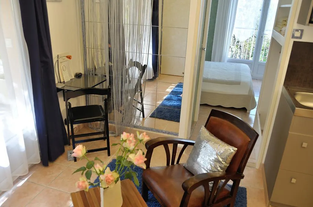 Appart'Hotel Villa Elaia Puyméras Hotel
