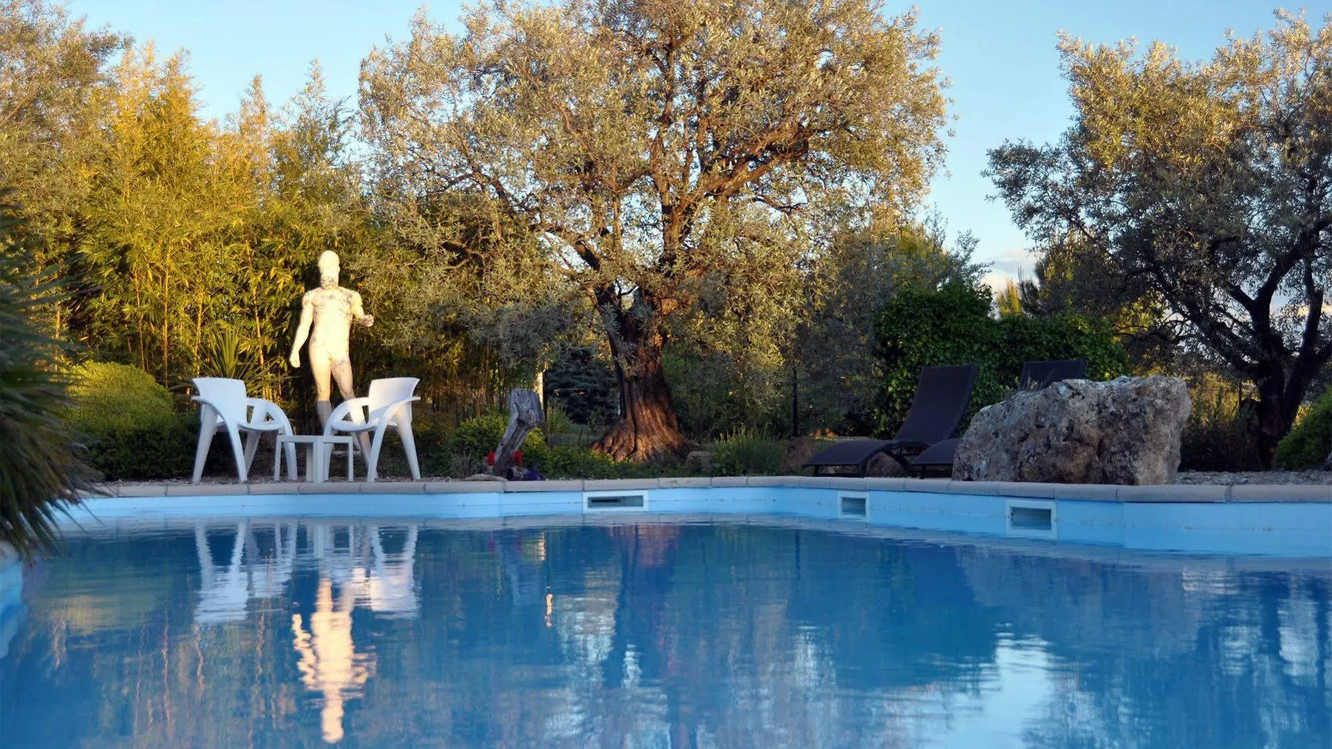 Appart'Hotel Villa Elaia Puyméras Hotel